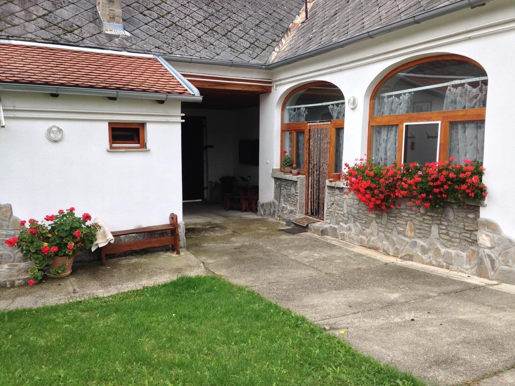 Petra Apartmanok Velem Dış mekan fotoğraf