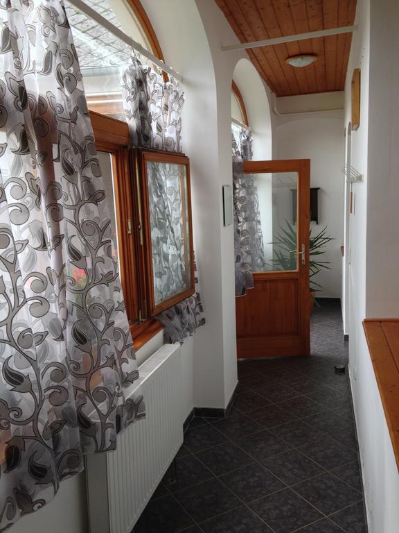 Petra Apartmanok Velem Oda fotoğraf